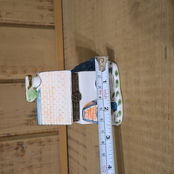 Cottage House Hinged Trinket Box - Picture 12 of 12